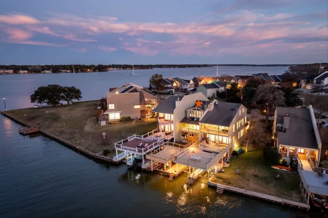 $635,000 | 145 Capetown Way, Conroe, TX 77356