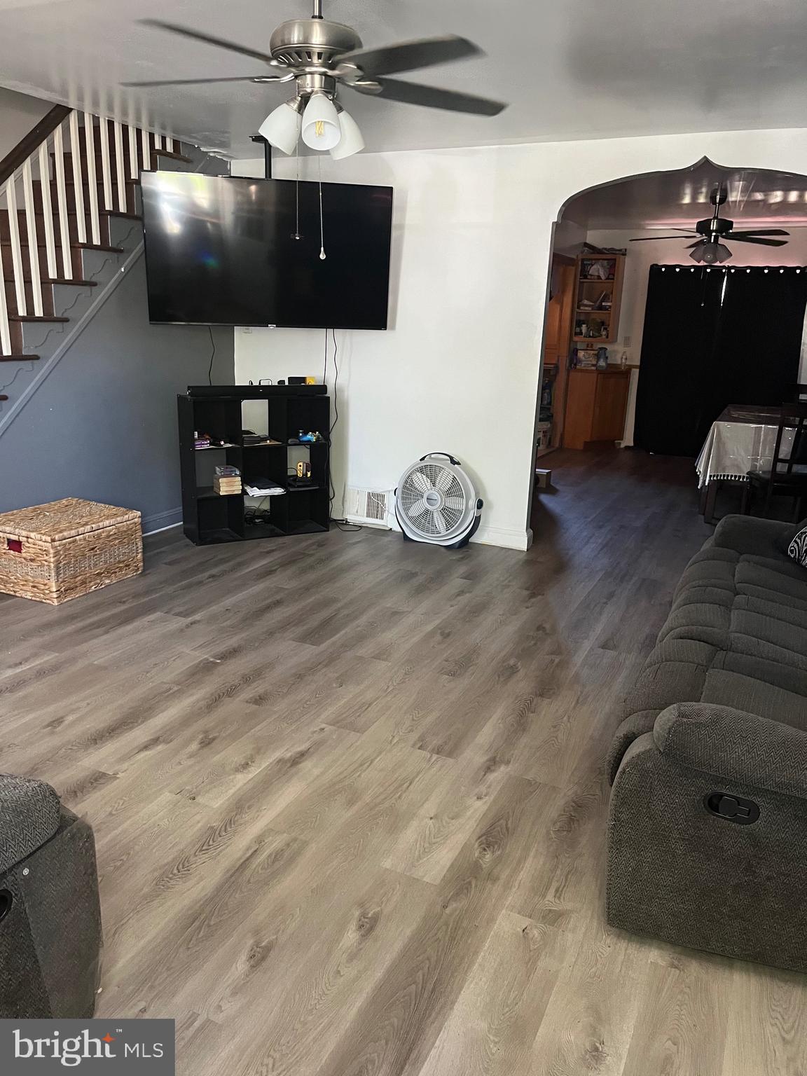 6159 Charles Street Philadelphia, PA 19135 - Photo 6 of 35 Living Room