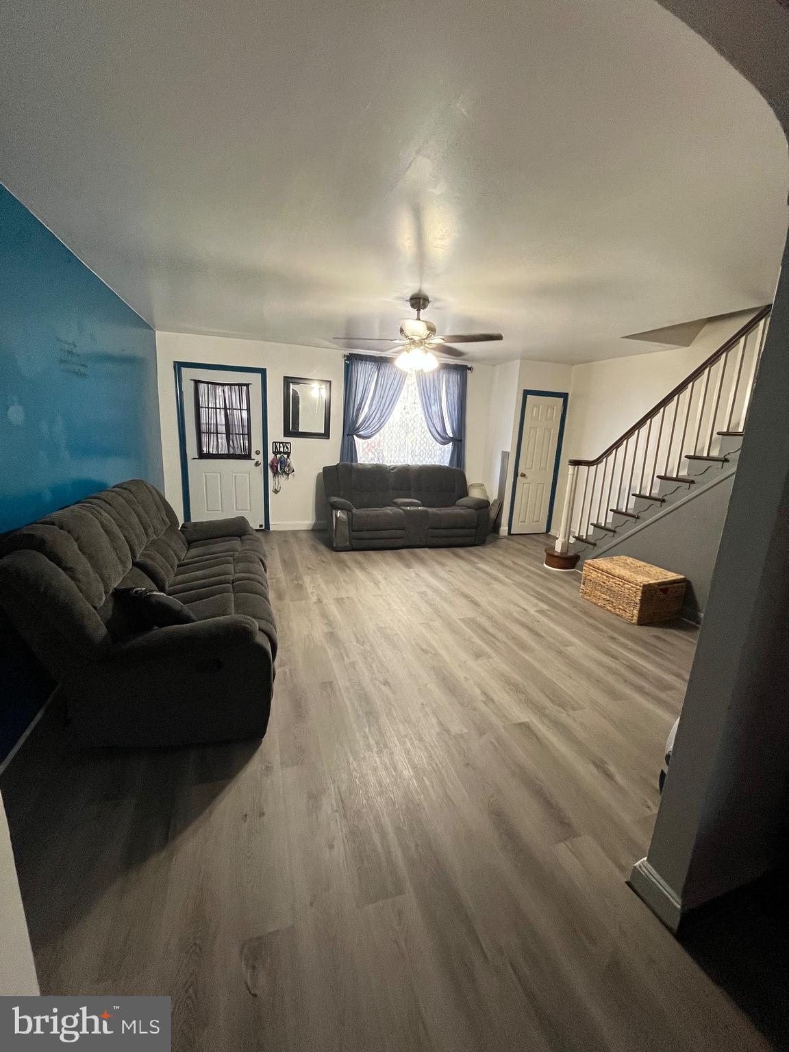 6159 Charles Street Philadelphia, PA 19135 - Photo 9 of 35 Living Room