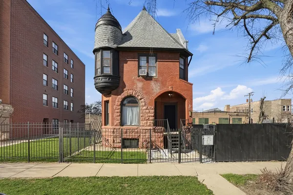 $620,000 | 3248 West Maypole Avenue, Chicago, IL 60624