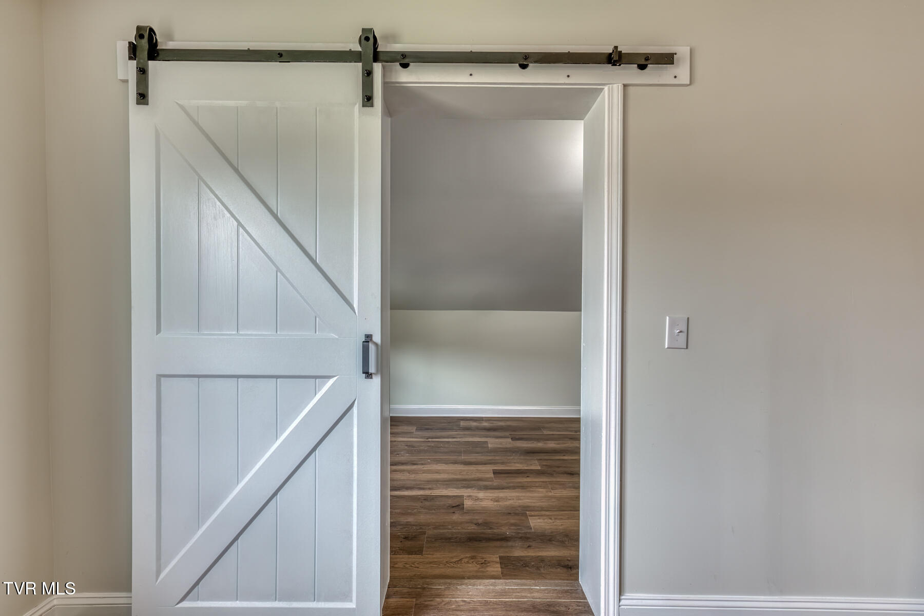 2230 Dave Buck Road Johnson City, TN 37601 - Photo 16 of 40 Master Suite