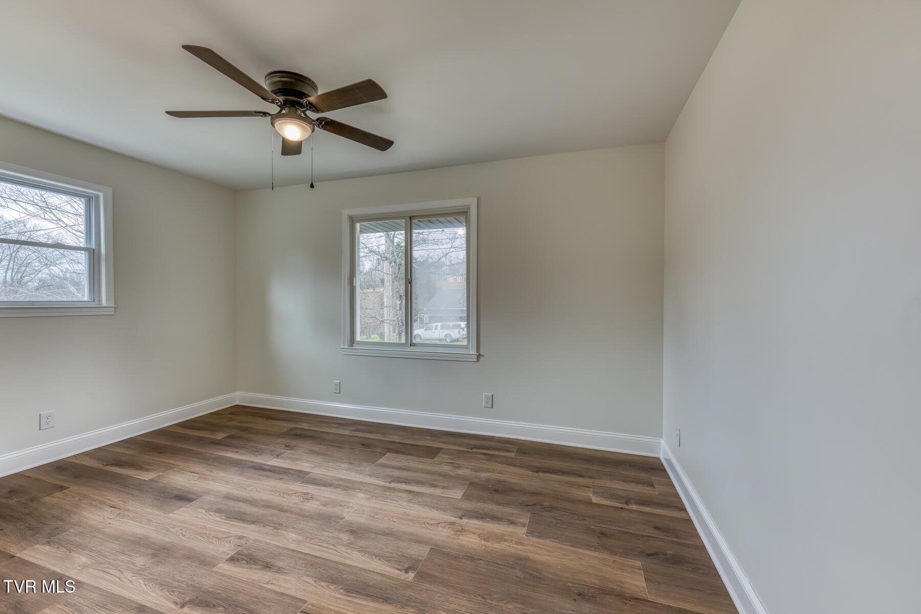 2230 Dave Buck Road Johnson City, TN 37601 - Photo 24 of 40 Main Level Bedroom 4