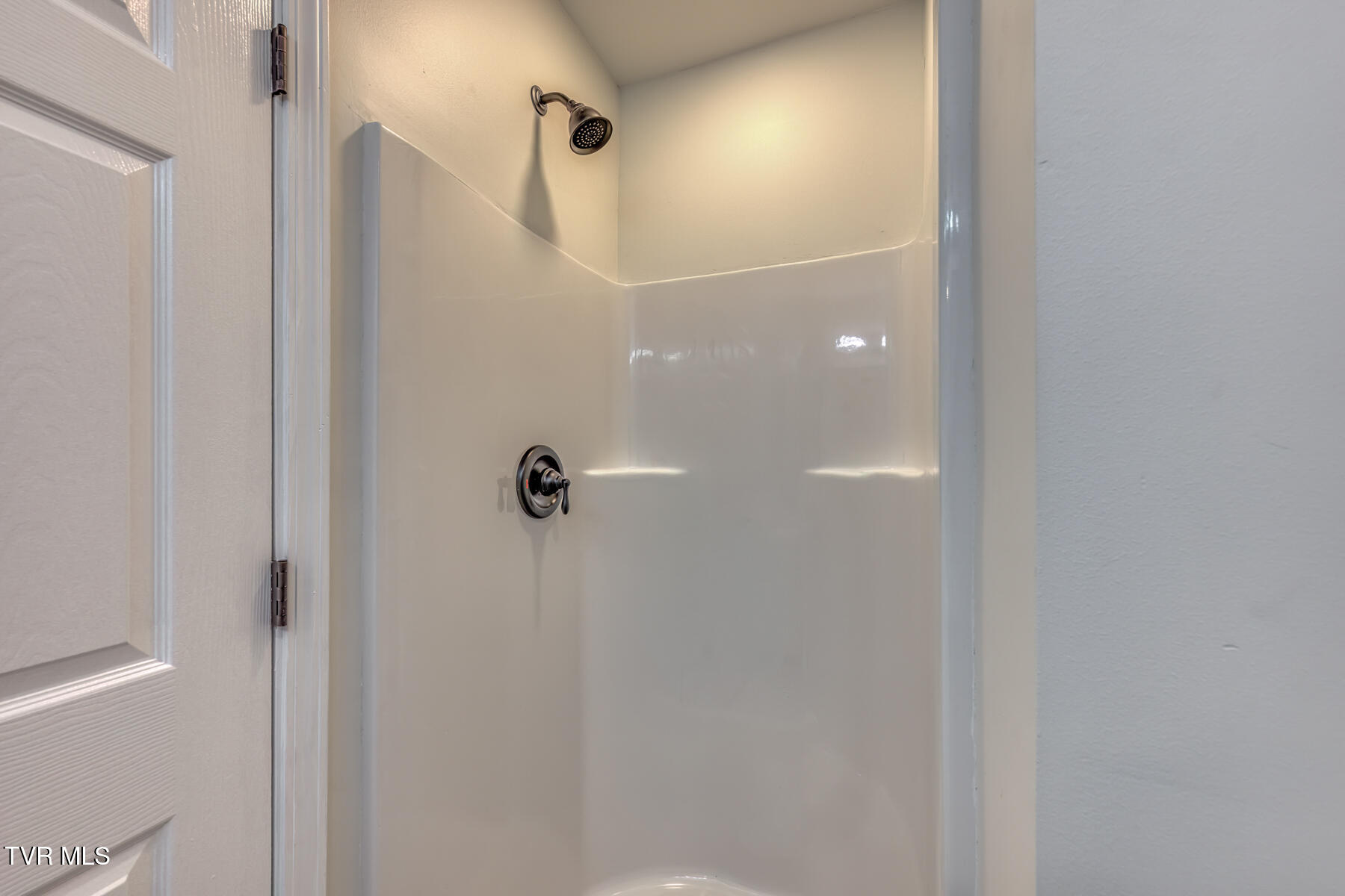 2230 Dave Buck Road Johnson City, TN 37601 - Photo 32 of 40 Master Suite