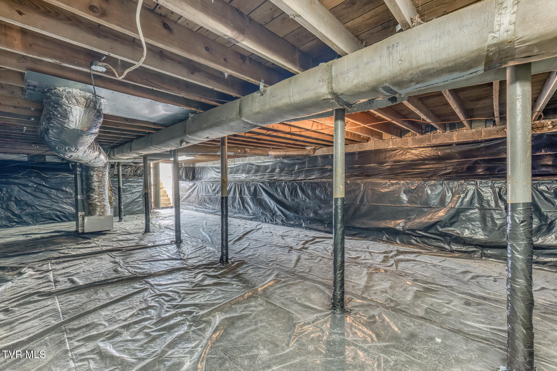 2230 Dave Buck Road Johnson City, TN 37601 - Photo 35 of 40 Encapsulated Crawlspace
