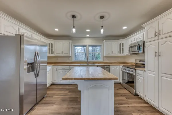 $459,900 | 2230 Dave Buck Road, Johnson City, TN 37601