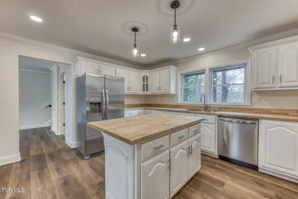 $459,900 | 2230 Dave Buck Road, Johnson City, TN 37601