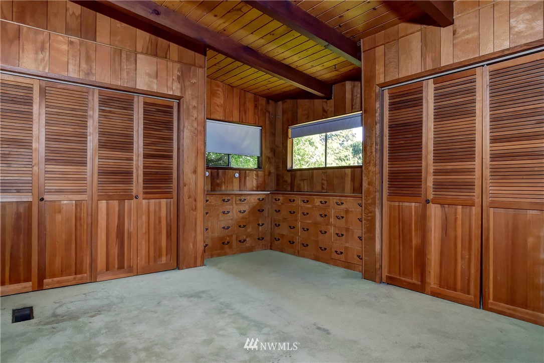 1018 North 36th Street Renton, WA 98056 - Photo 14 of 37 a view of a room with windows
