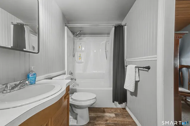 $399,900 | 101 Pool Road, North Haven, CT 06473