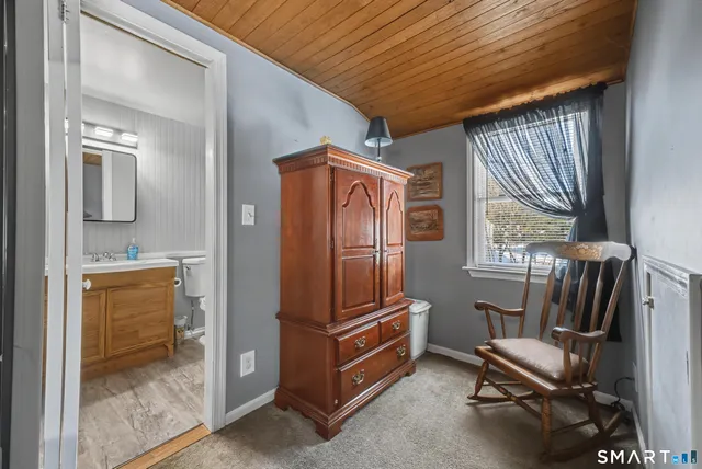 $399,900 | 101 Pool Road, North Haven, CT 06473