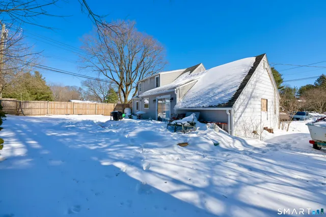 $399,900 | 101 Pool Road, North Haven, CT 06473