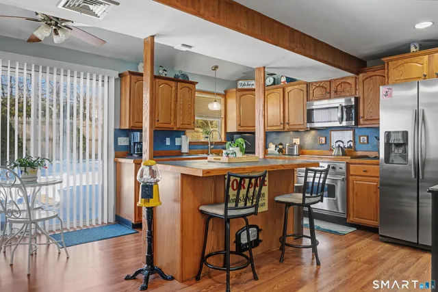 $399,900 | 101 Pool Road, North Haven, CT 06473