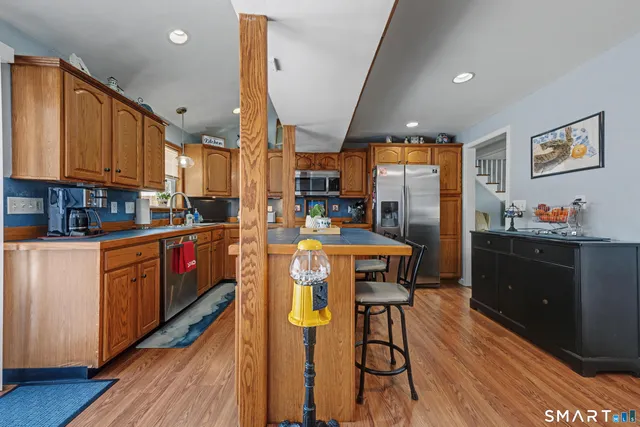 $399,900 | 101 Pool Road, North Haven, CT 06473