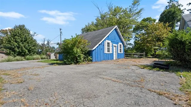 a view of backyard of house