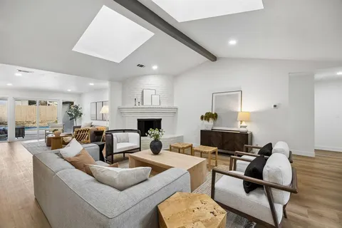 $915,000 | 9376 Briarhurst Drive, Dallas, TX 75243