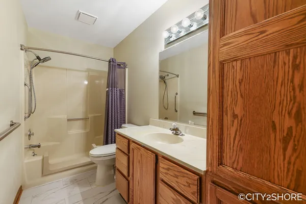 $289,000 | 6793 Waterview Drive, Grandville, MI 49418