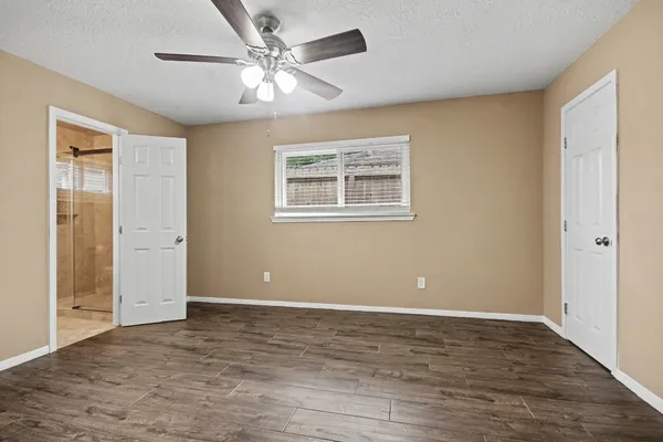 $2,150 | 16807 David Glen Drive, Friendswood, TX 77546