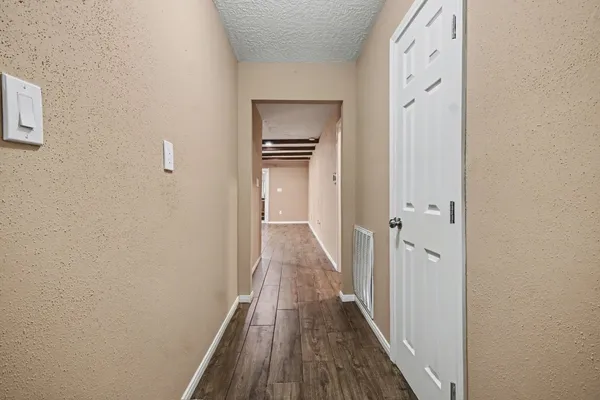 $2,150 | 16807 David Glen Drive, Friendswood, TX 77546