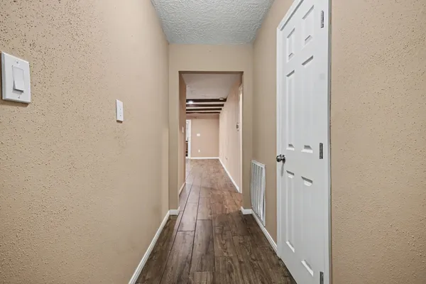 $2,150 | 16807 David Glen Drive, Friendswood, TX 77546