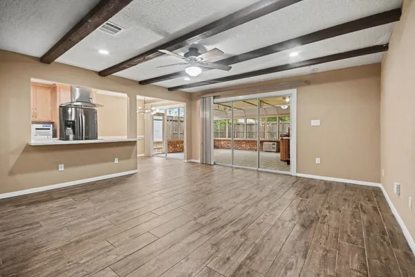 $2,150 | 16807 David Glen Drive, Friendswood, TX 77546
