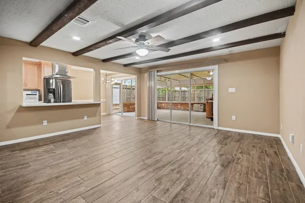 $2,150 | 16807 David Glen Drive, Friendswood, TX 77546