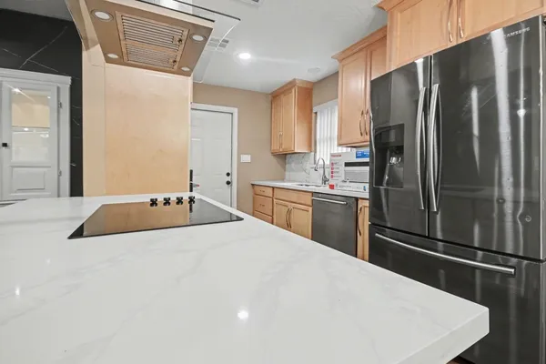 $2,150 | 16807 David Glen Drive, Friendswood, TX 77546