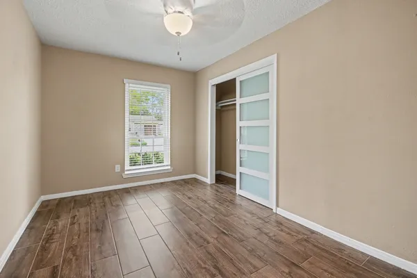 $2,150 | 16807 David Glen Drive, Friendswood, TX 77546