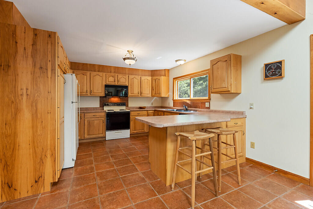 176 Perkins Beach Road Wayne, ME 04284 - Photo 6 of 75 30_BP5A0402_DxO_mls