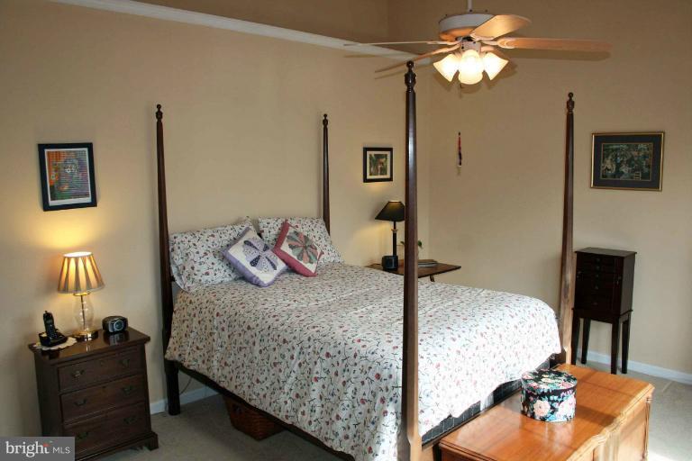 Bedroom (Master)