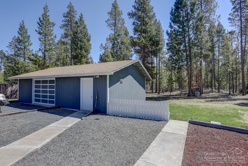 16897 Indigo Road Bend, OR 97707 - Photo 18 of 25 Gallery Image 18