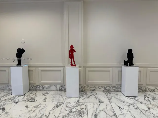 $829,000 | 5600 Collins Avenue, Unit 12E, Miami Beach, FL 33140