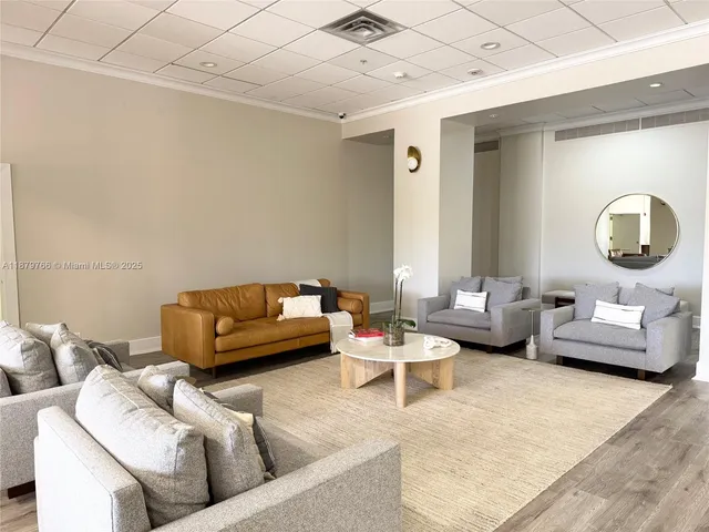 $829,000 | 5600 Collins Avenue, Unit 12E, Miami Beach, FL 33140