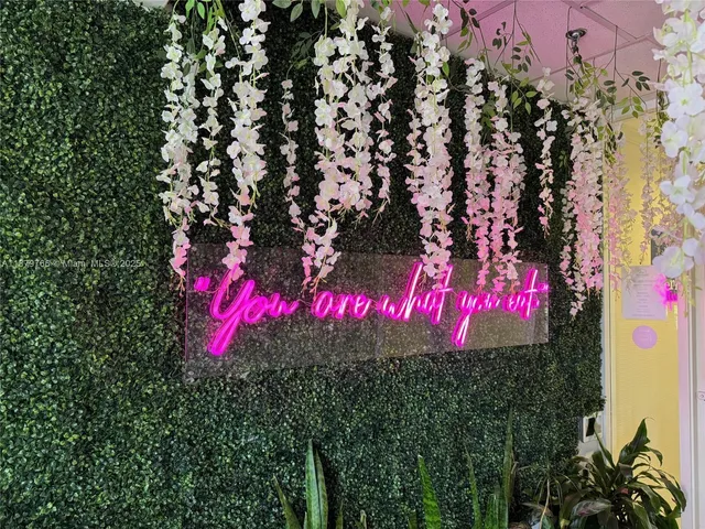 $829,000 | 5600 Collins Avenue, Unit 12E, Miami Beach, FL 33140