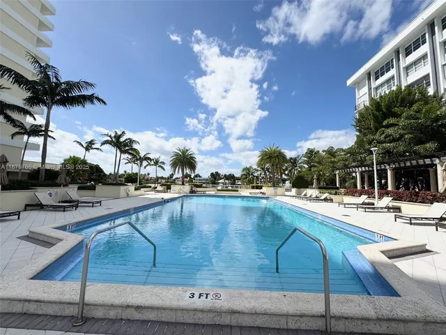 $829,000 | 5600 Collins Avenue, Unit 12E, Miami Beach, FL 33140
