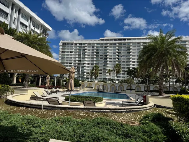 $829,000 | 5600 Collins Avenue, Unit 12E, Miami Beach, FL 33140