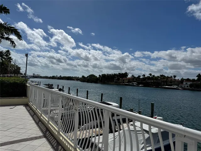 $829,000 | 5600 Collins Avenue, Unit 12E, Miami Beach, FL 33140