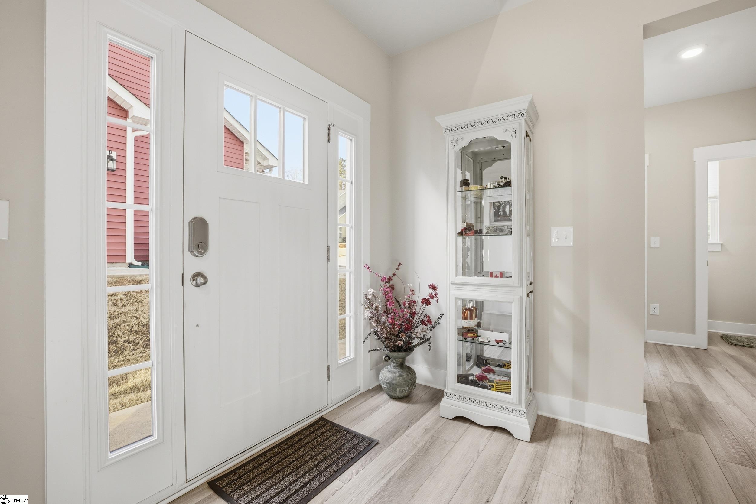 207 Rosecroft Drive Easley, SC 29642 - Photo 2 of 42