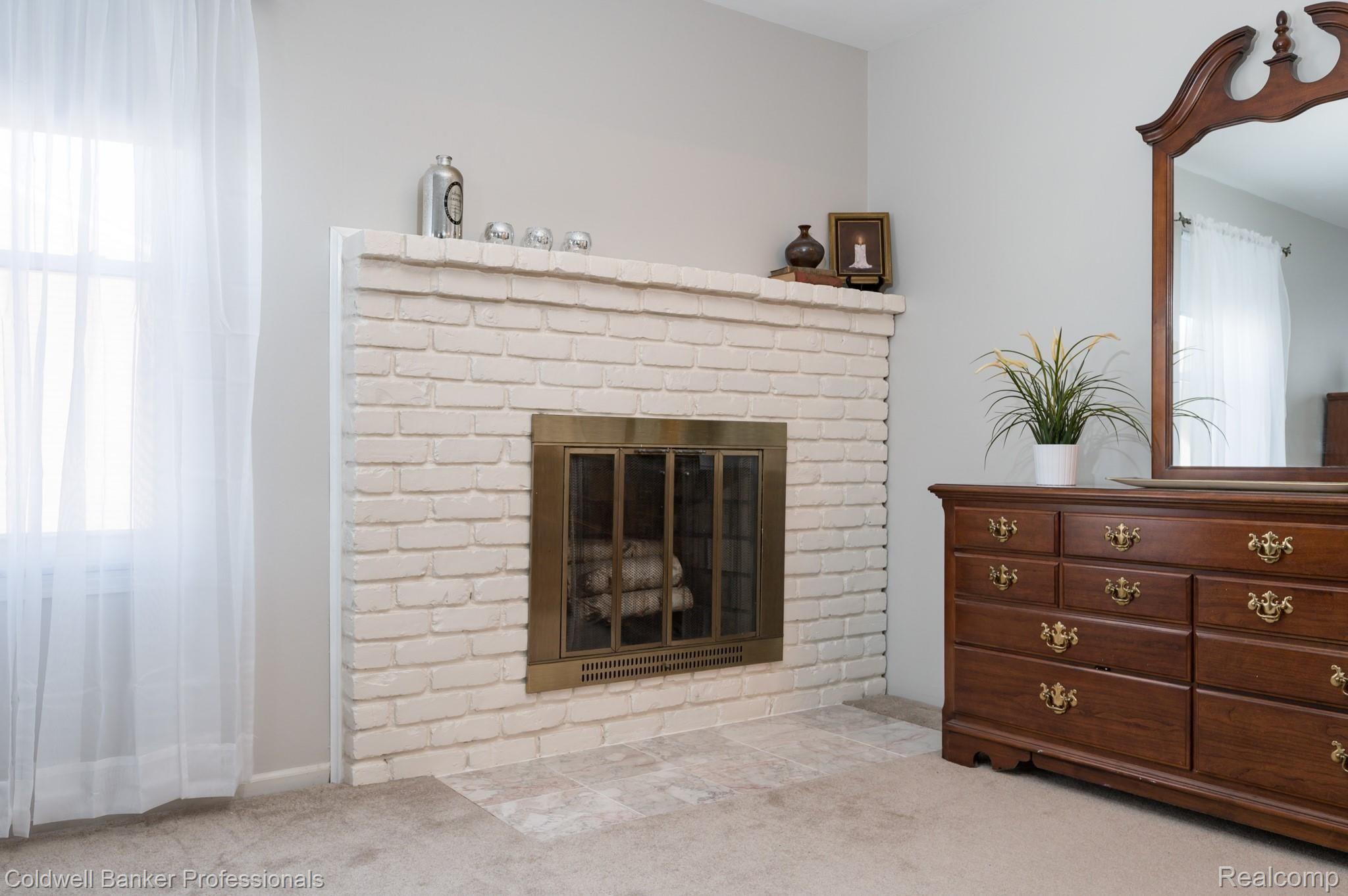 1362 West Fairview Lane Rochester, MI 48306 - Photo 22 of 35 Master bedroom fireplace
