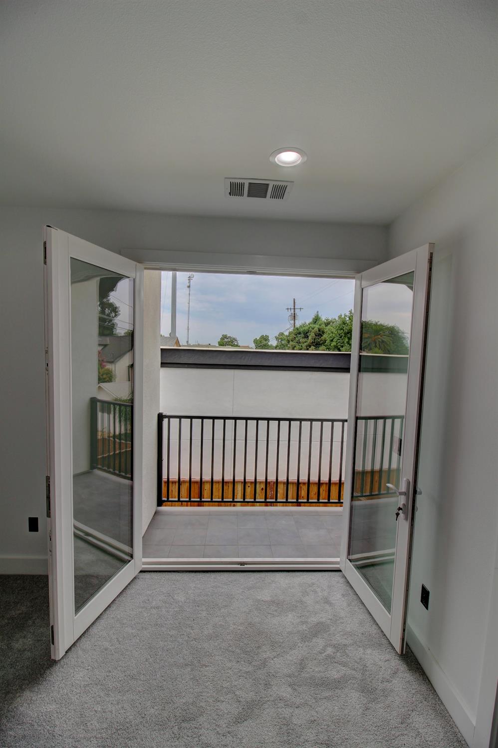 1526 3rd Street Escalon, CA 95320 - Photo 31 of 44 a view of a porch