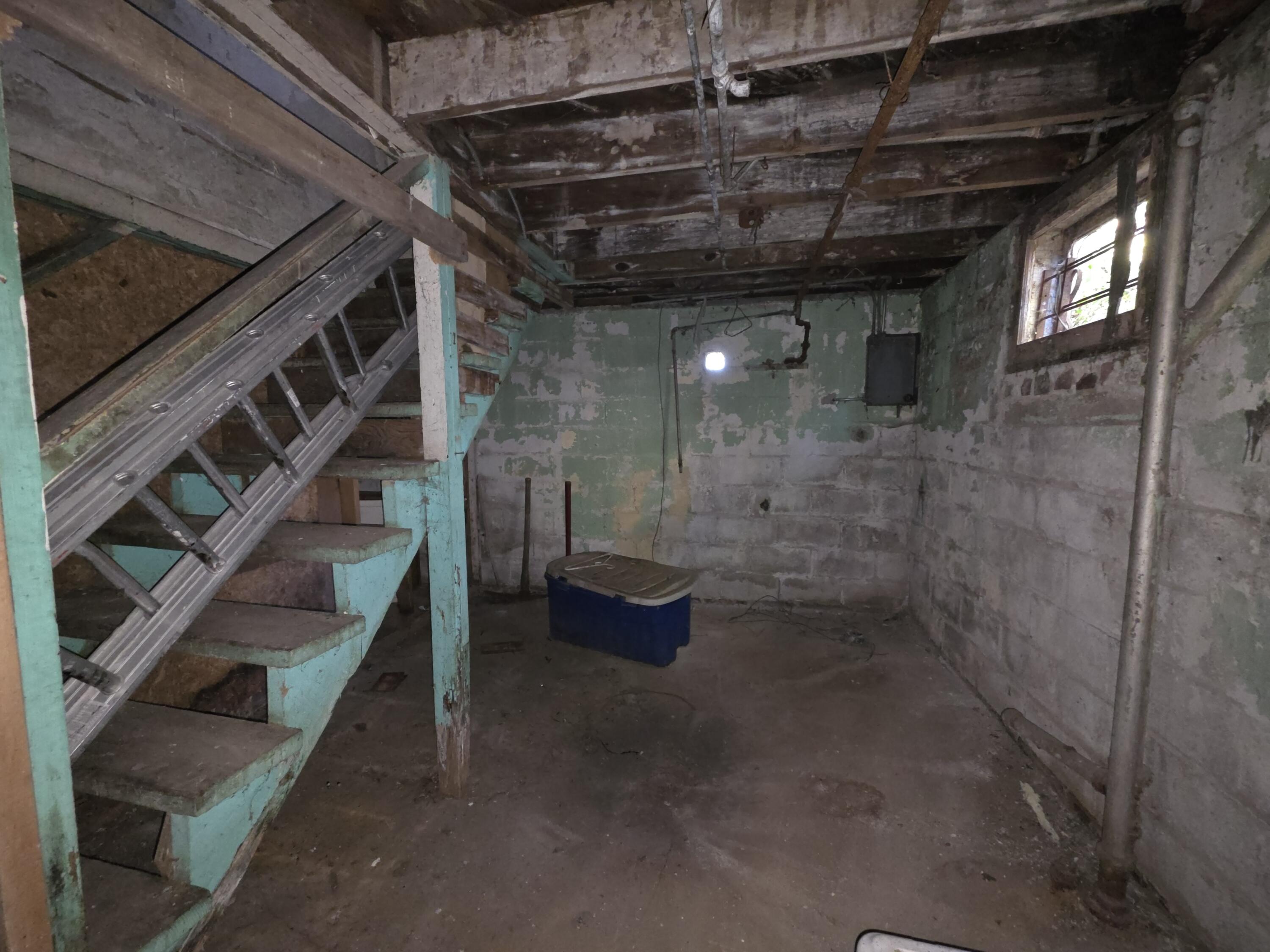 772 Ohio Street Gary, IN 46402 - Photo 19 of 22 a view of entryway