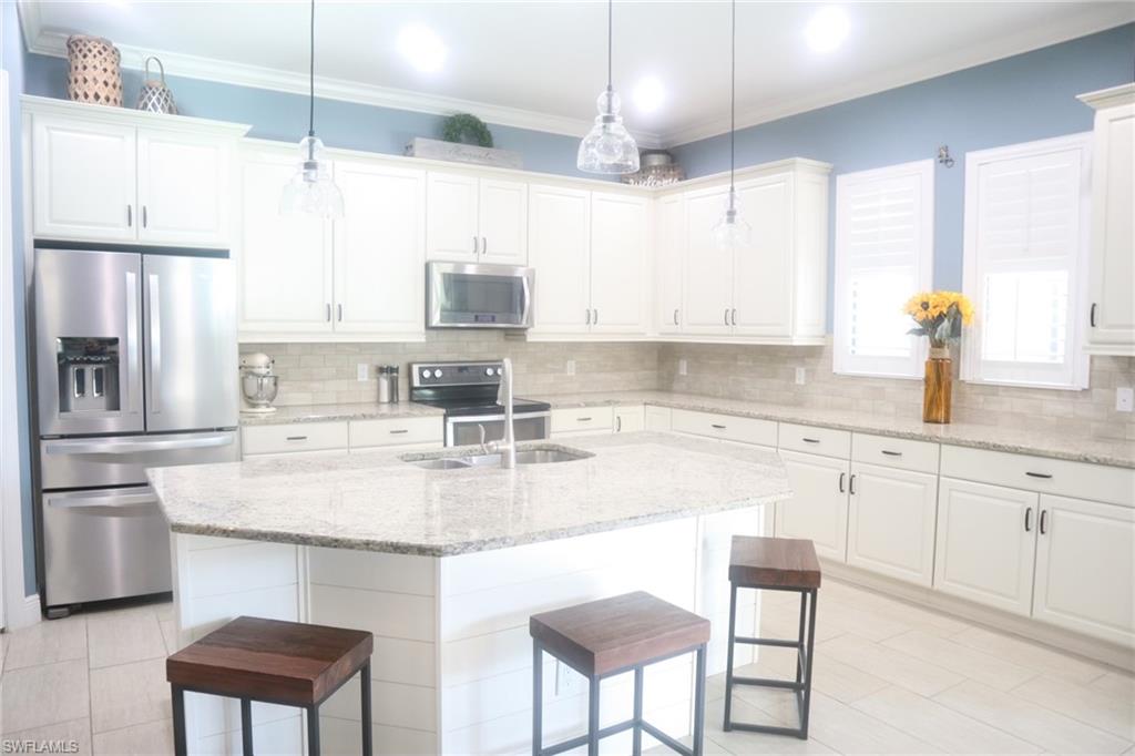 4114 Raffia Drive Naples, FL 34119 - Photo 8 of 19 Gallery Image 8