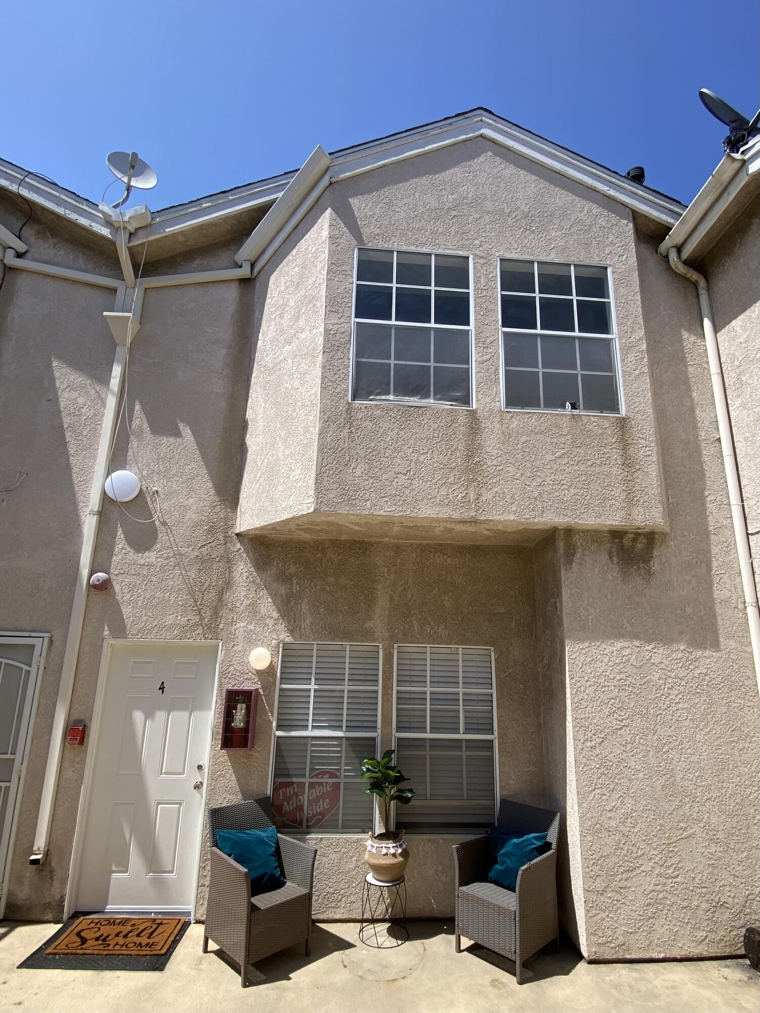 1521 Locust Avenue, Unit 4 Long Beach, CA 90813 - Photo 1 of 15 Front Of Home