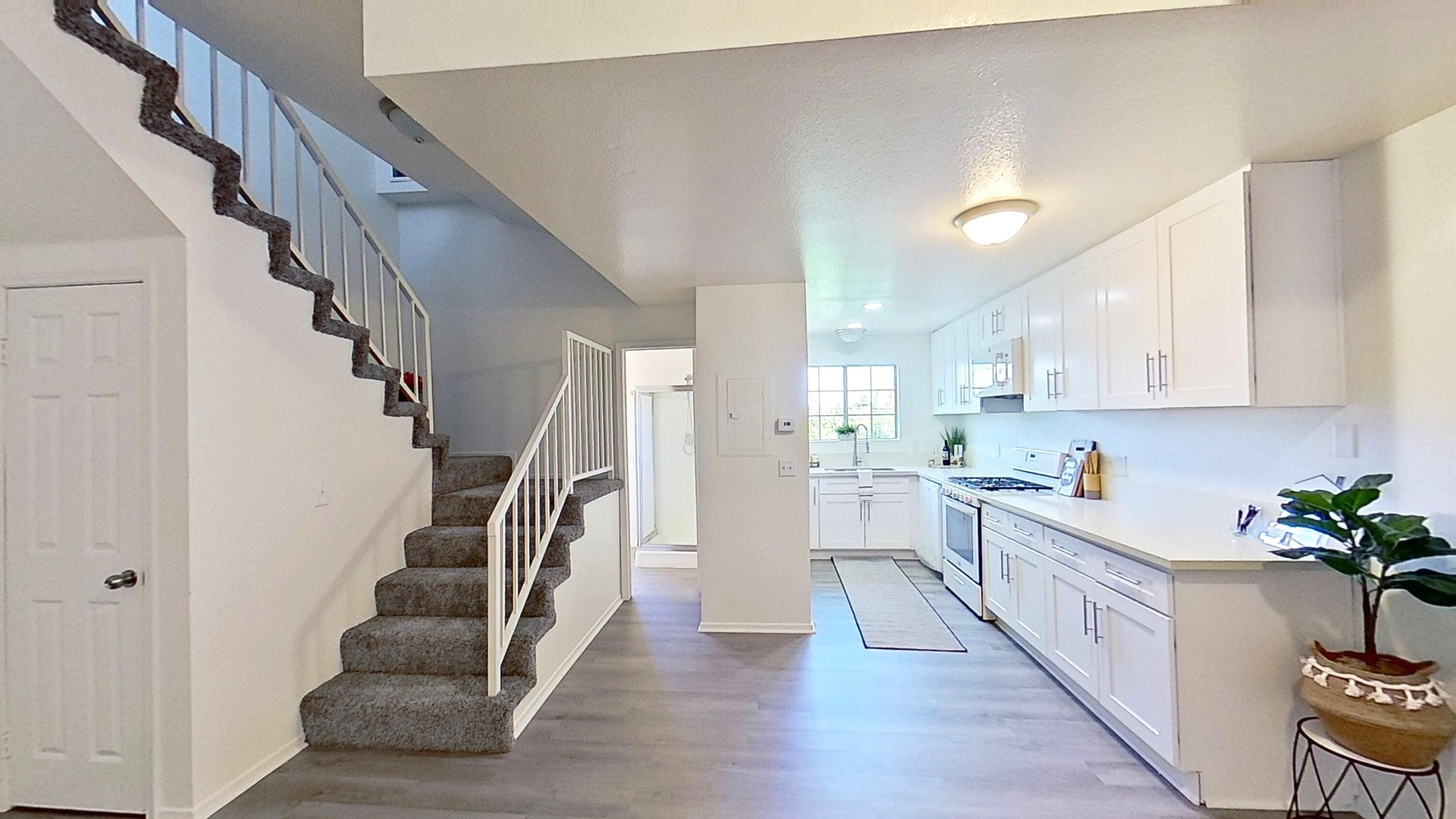 1521 Locust Avenue, Unit 4 Long Beach, CA 90813 - Photo 5 of 15 Living room layout