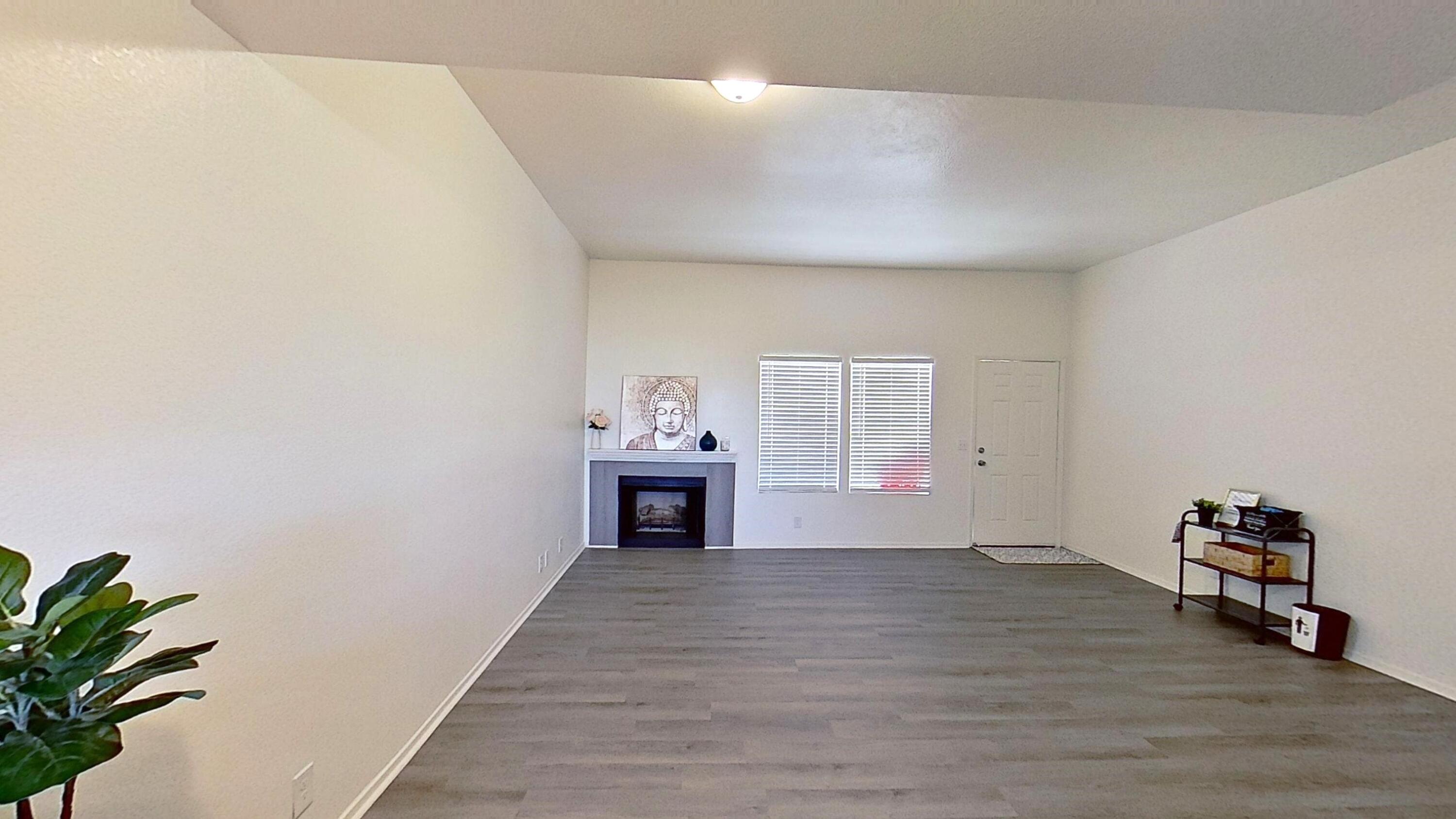 1521 Locust Avenue, Unit 4 Long Beach, CA 90813 - Photo 6 of 15 Living room