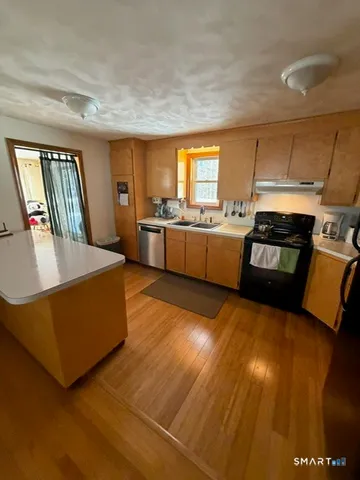 $529,999 | 290 Gillette Road, New Hartford, CT 06057