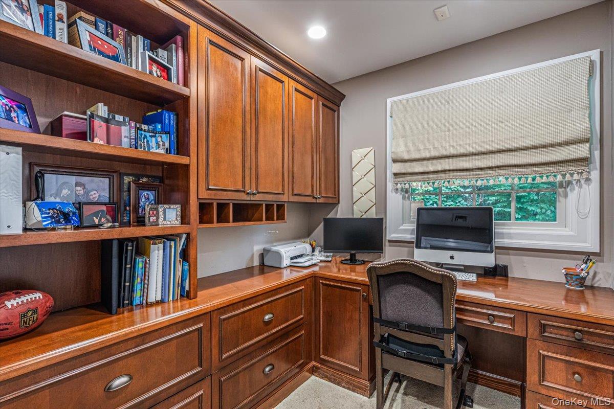 39 Cherry Lane Syosset, NY 11791 - Photo 25 of 43