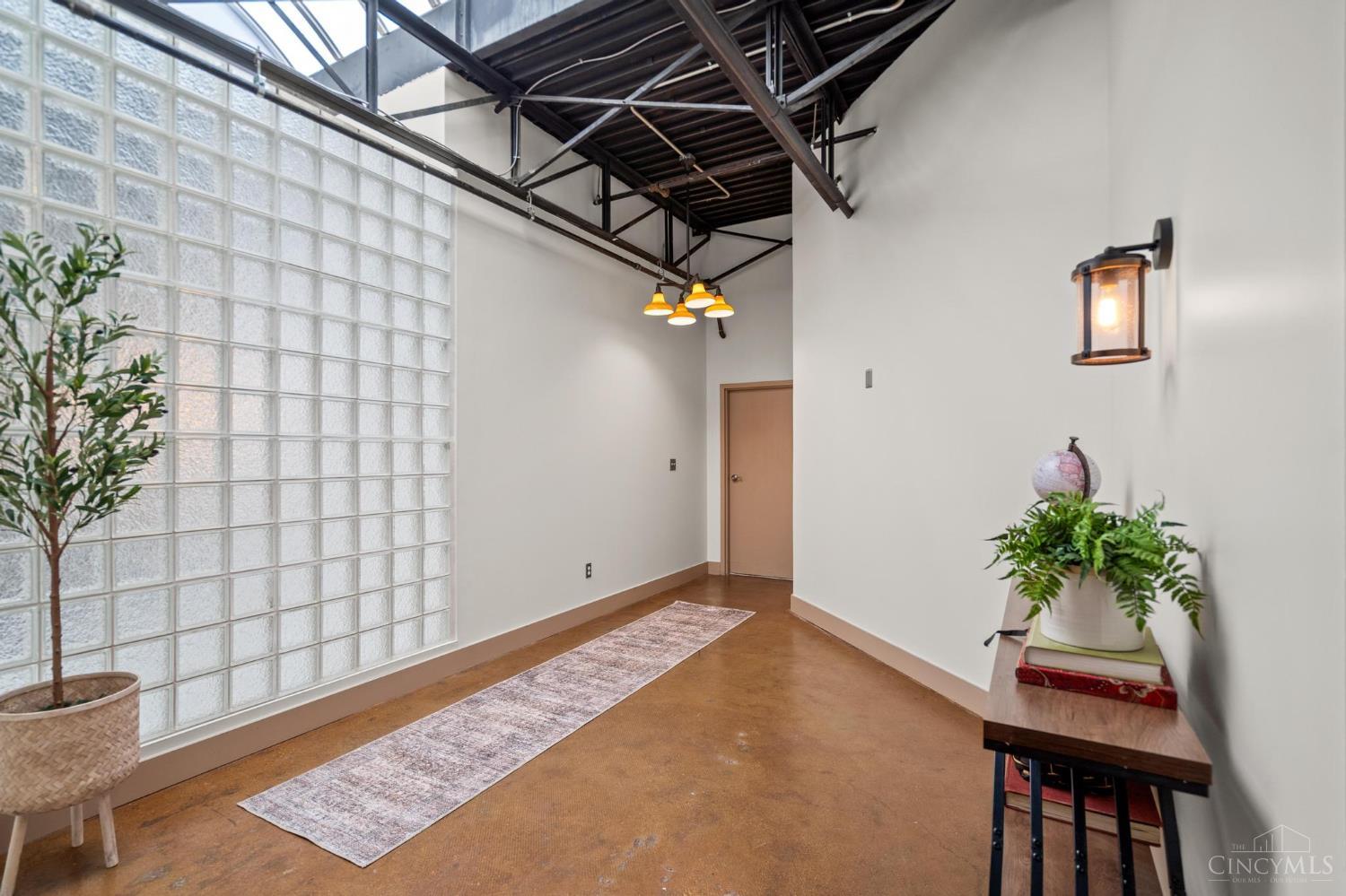 512 Reading Road, Unit 203 Cincinnati, OH 45202 - Photo 5 of 44 Gallery Image 5