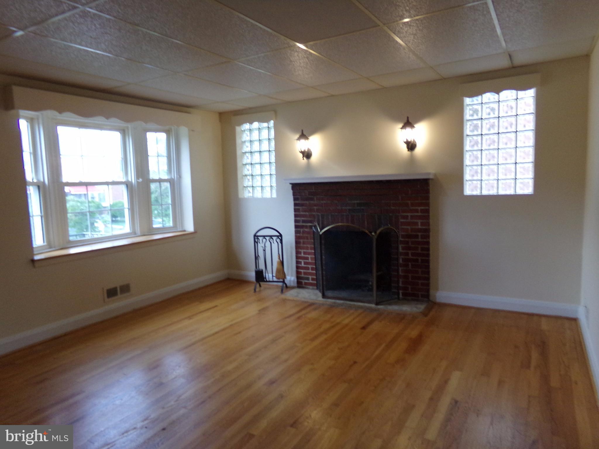 2013 Crestview Road Baltimore, MD 21239 - Photo 9 of 10 Living Room