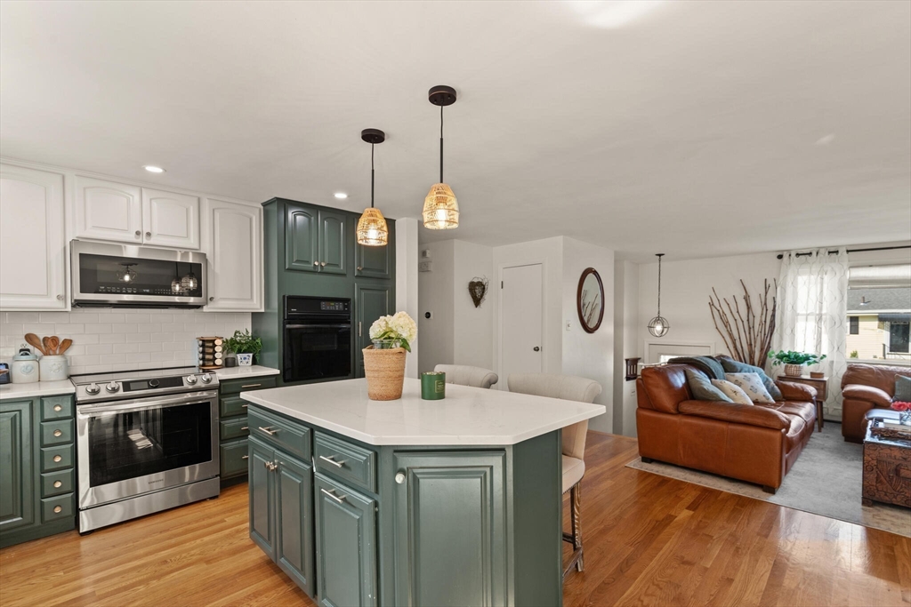 20 Francis Road Salem, MA 01970 - Photo 6 of 31 Gallery Image 6