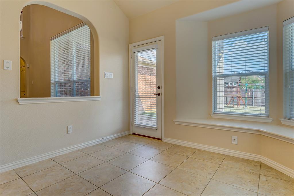 1180 Ranch Gate Lane Frisco, TX 75036 - Photo 24 of 40 an empty room with a window