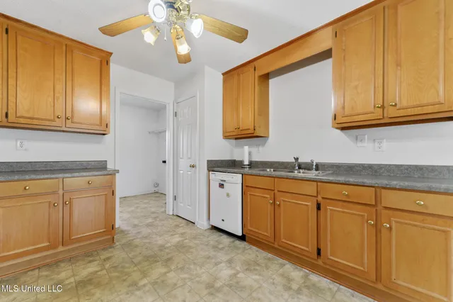 $249,000 | 6201 Lum Reeves Road, Lucedale, MS 39452